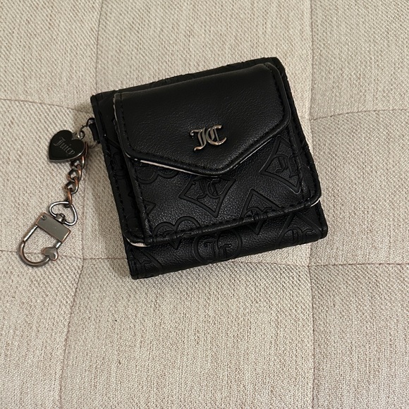 Juicy Couture Black Wallet - Picture 1 of 17